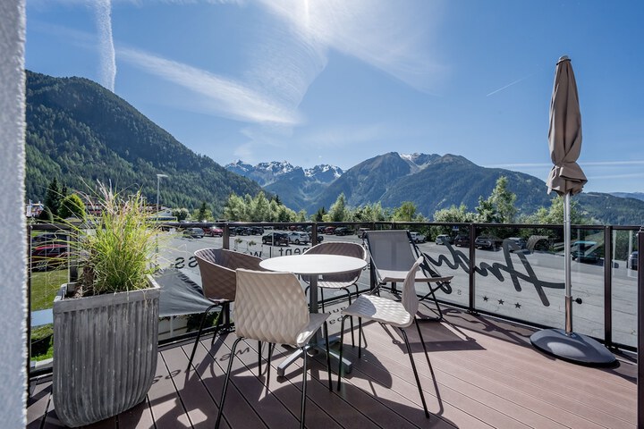 Terrace/Patio 32 of 74