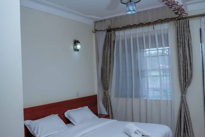 Room 4 of 20