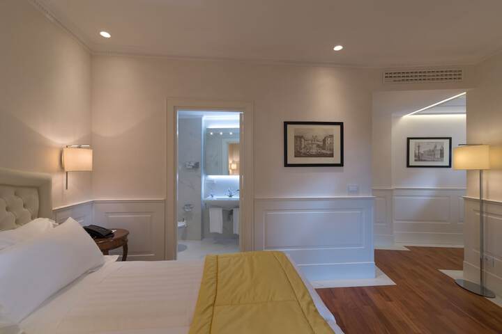Room 17 of 83