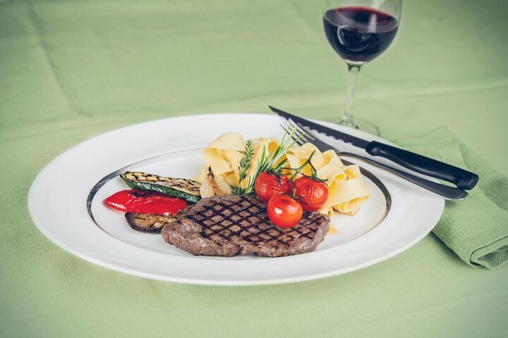 Dining 42 of 53