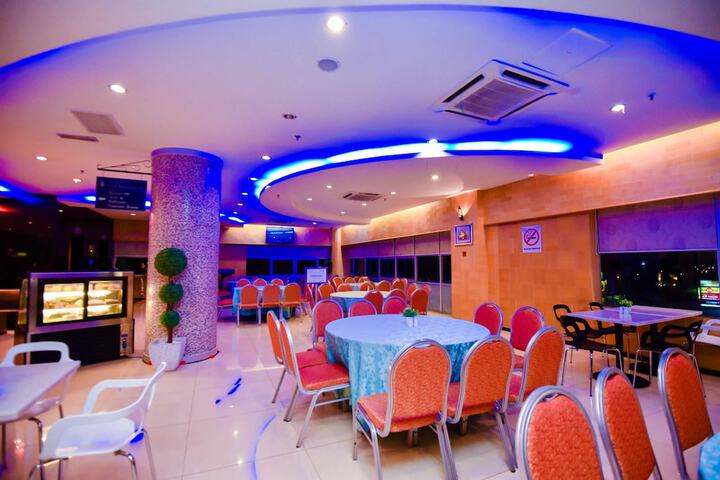 Dining Photos