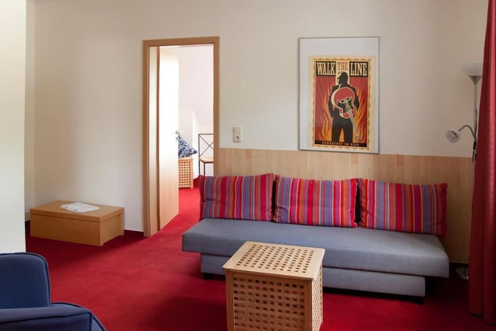 Room 35 of 60