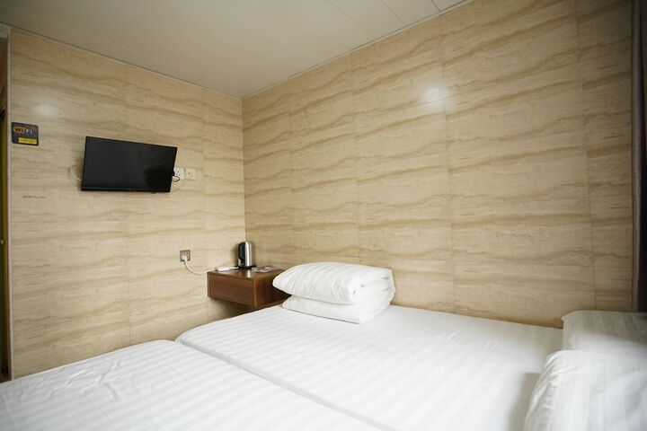 Room 54 of 195
