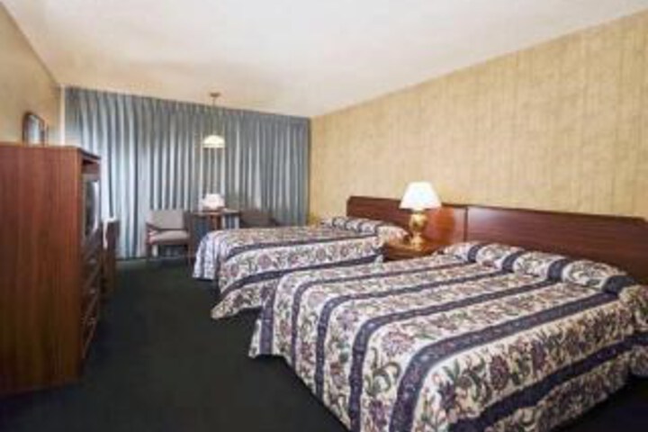 Room 4 of 5