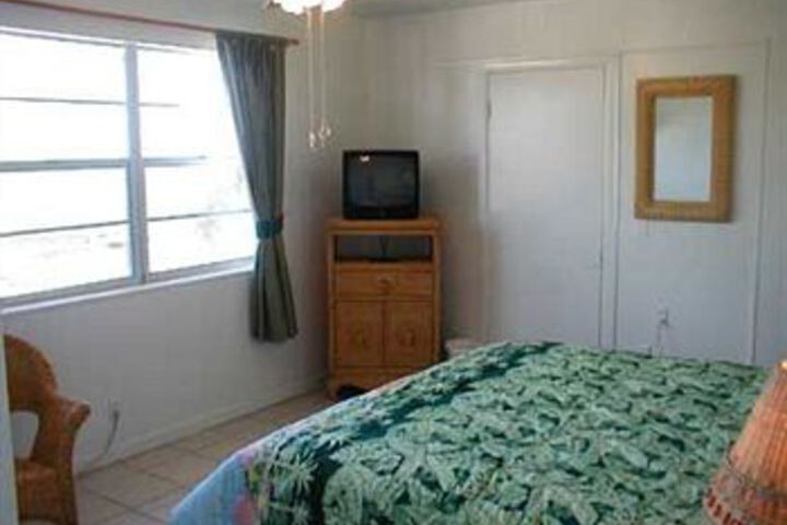Room 4 of 24