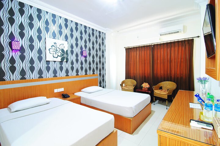 Room 11 of 35