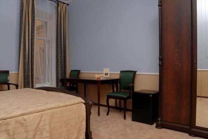 Room 5 of 61
