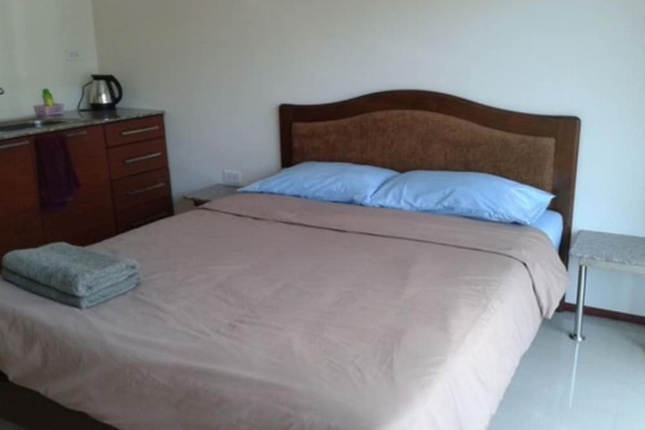 Room 5 of 50