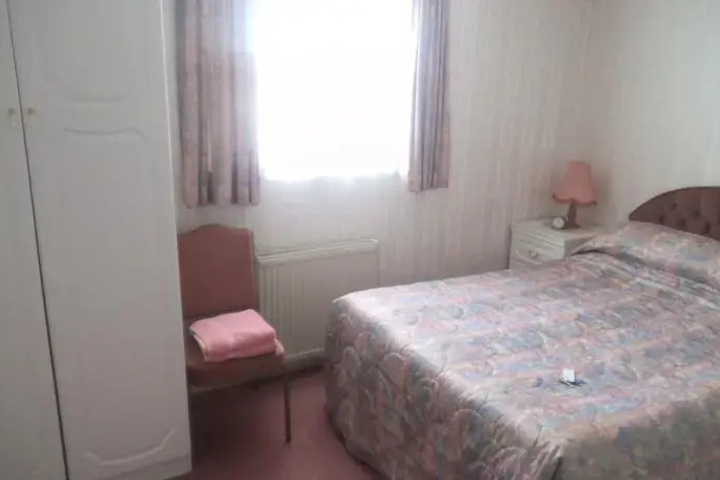 Room 9 of 10