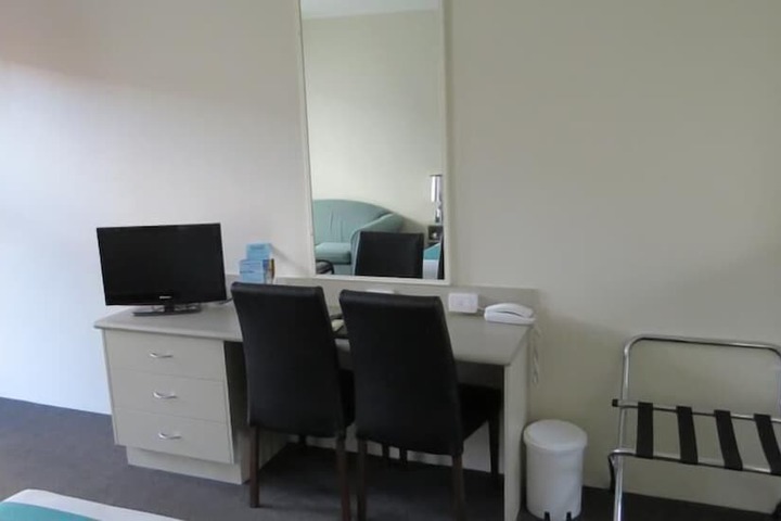 Room 6 of 56