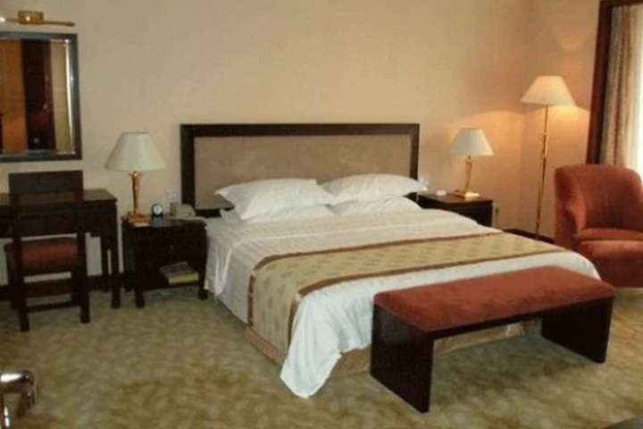 Room 3 of 7