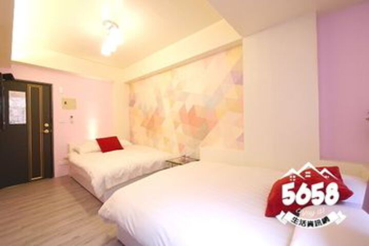 Room 106 of 118
