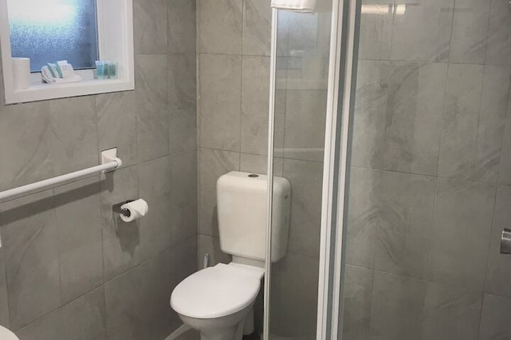 Room 73 of 99