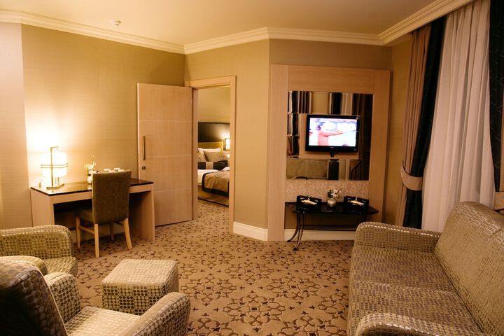 Room 10 of 52