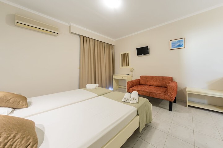 Room 18 of 27