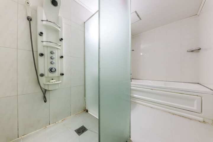 Room 44 of 47