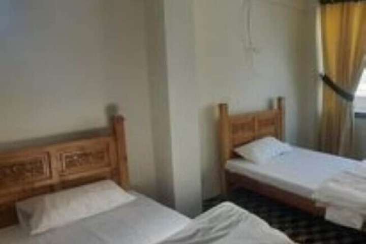 Room 9 of 15