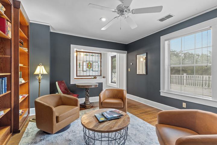 Business Center 83 of 100