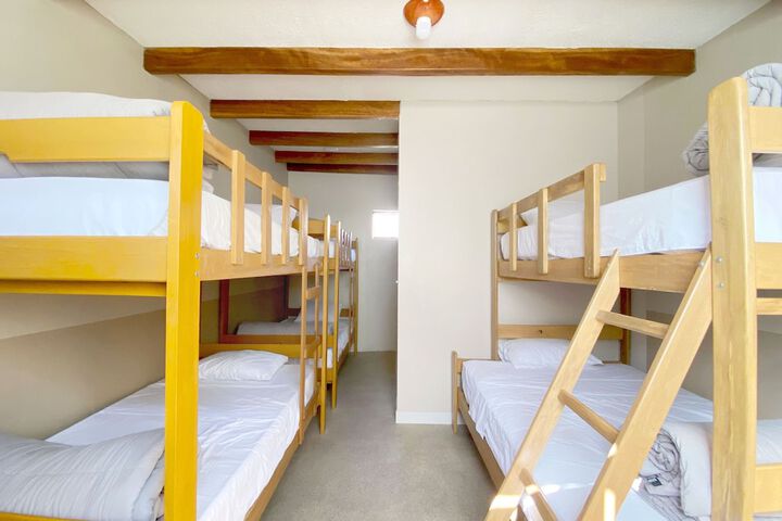 Room 35 of 214