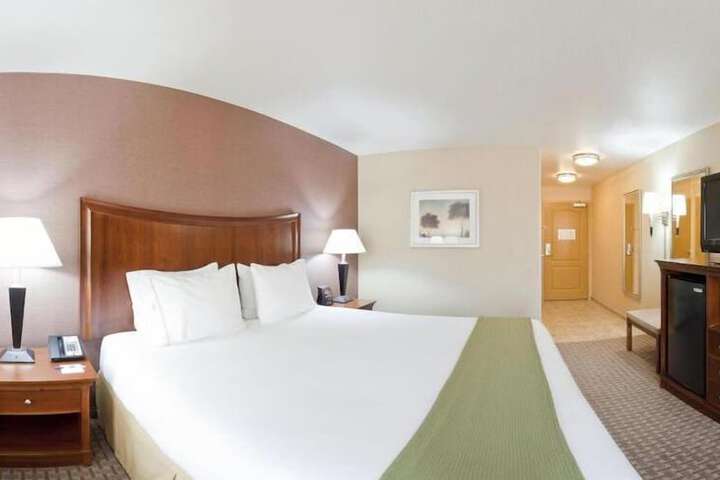 Room 8 of 22