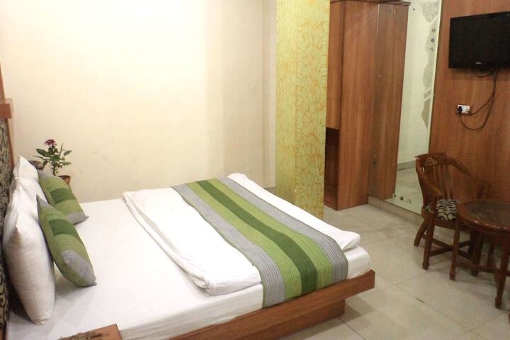 Room 6 of 35