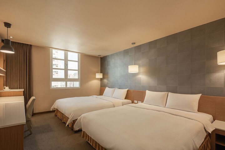 Room 7 of 43