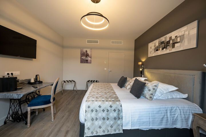 Room 35 of 137