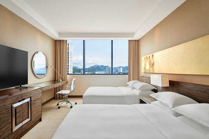 Room 25 of 131