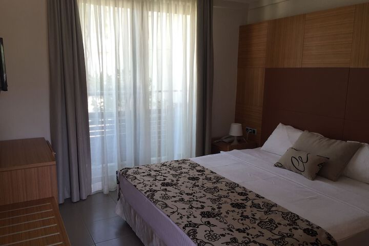 Room 8 of 60