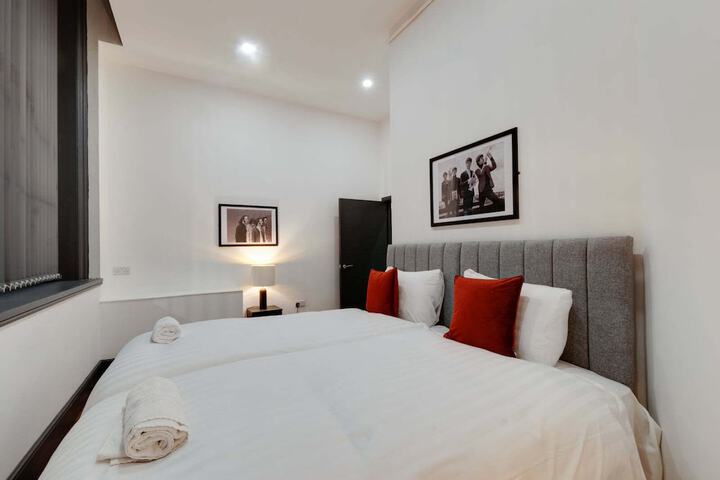 Room 12 of 81