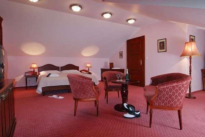 Room 6 of 46