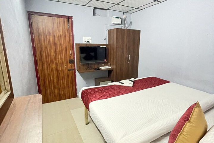 Room 7 of 28