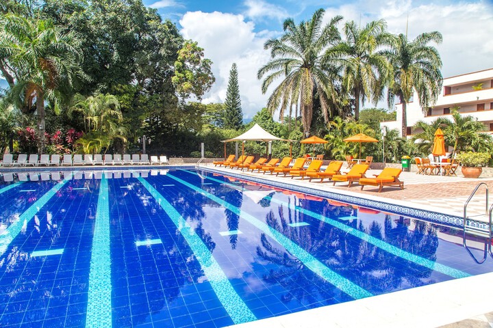 Hotel Pool