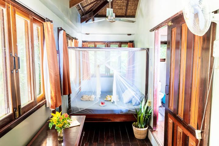Room 4 of 34