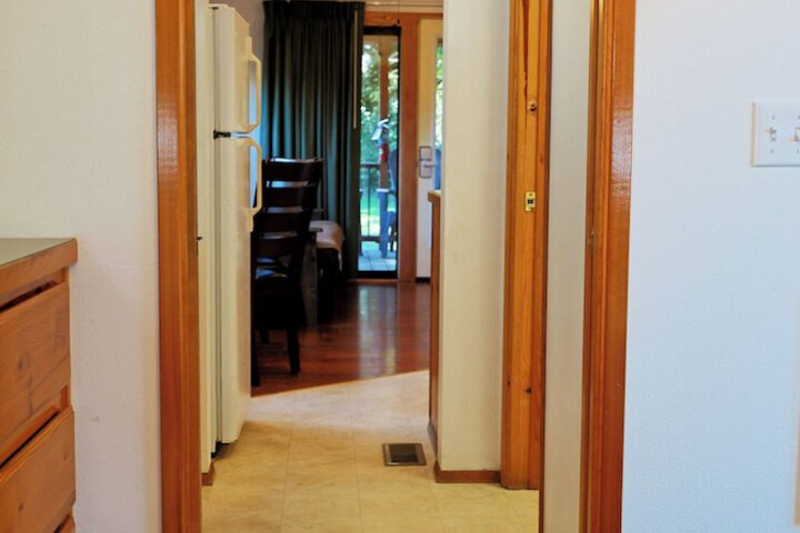 Room 122 of 341