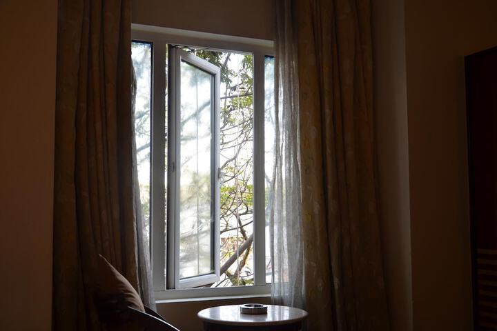 Room 13 of 34