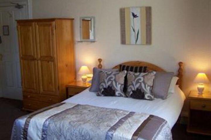 Room 4 of 4