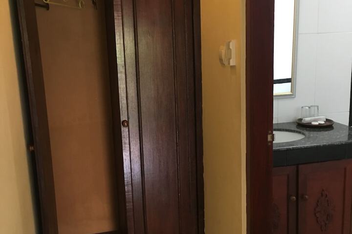 Room 14 of 39