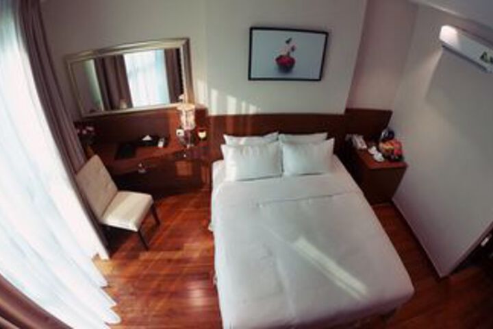 Room 11 of 31
