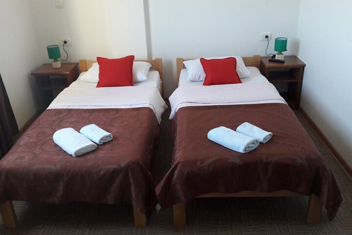 Room 13 of 30