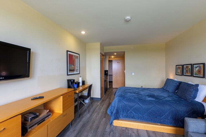 Room 6 of 38