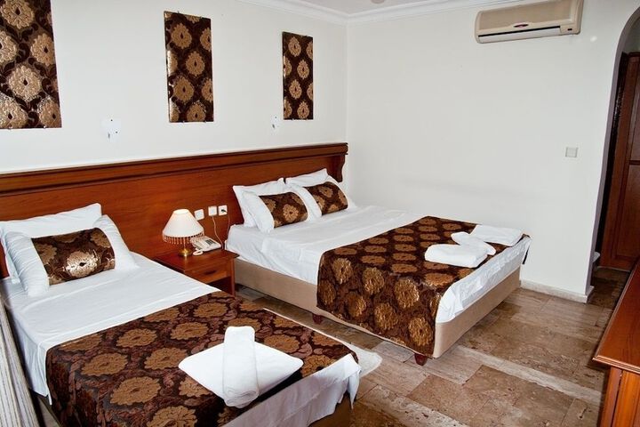 Room 5 of 28