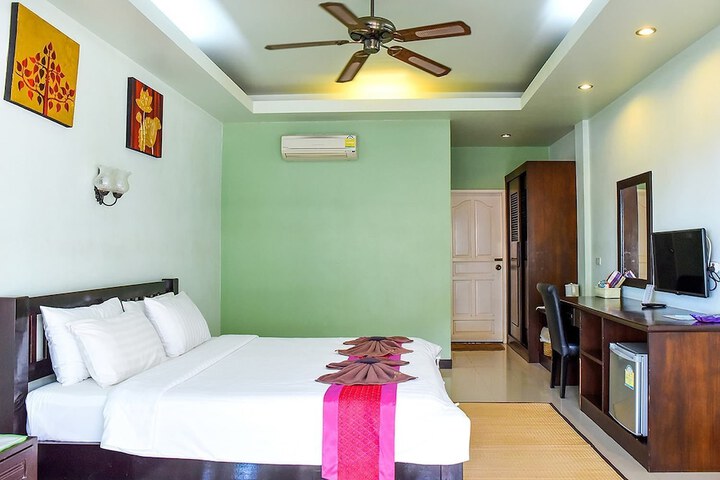 Room 14 of 32