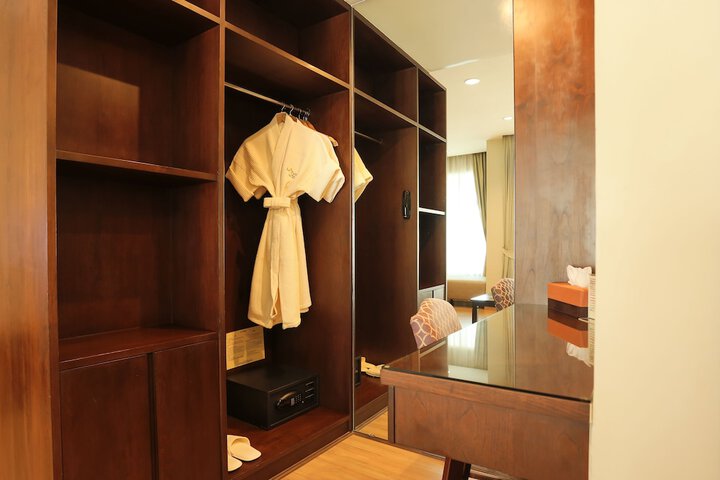 Room 41 of 108