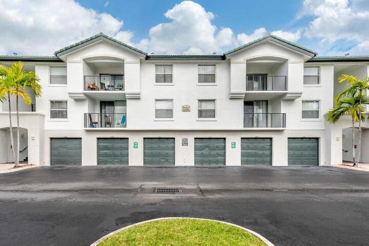 Photo of Tucker at Palm Trace Landings Fort Lauderdale