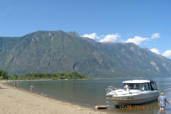 GOSTINITSA ZHIEMCHUZHINA