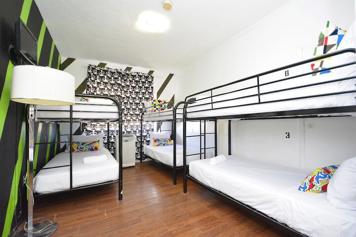 Room 11 of 33