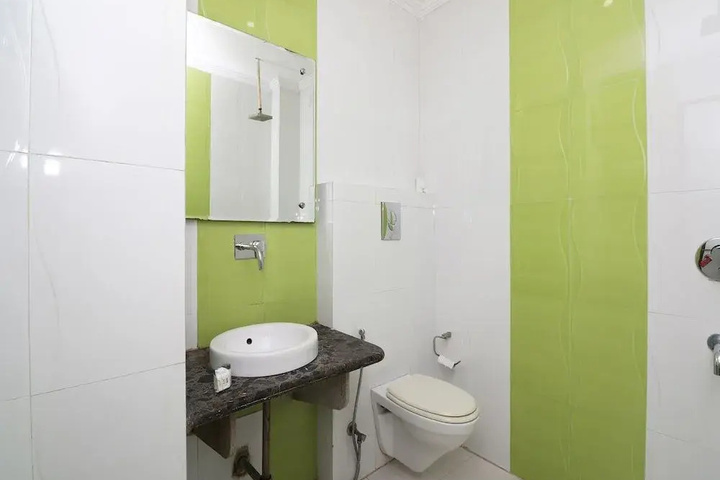 Room 8 of 17