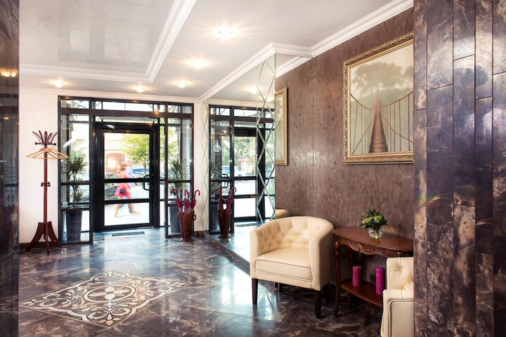 Hotel Interior 4 of 115