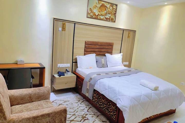 Room 6 of 29